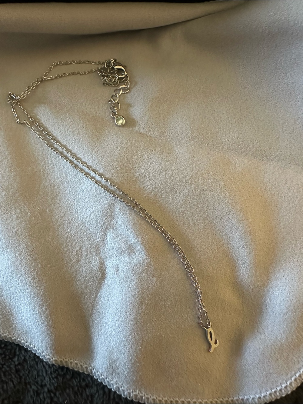 Silver Ribbon Pendant Necklace - Silver cursive "l"